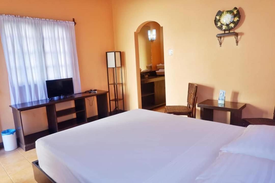 Puesta Del Sol Beach Bungalows And Restobar Mambajao Extérieur photo