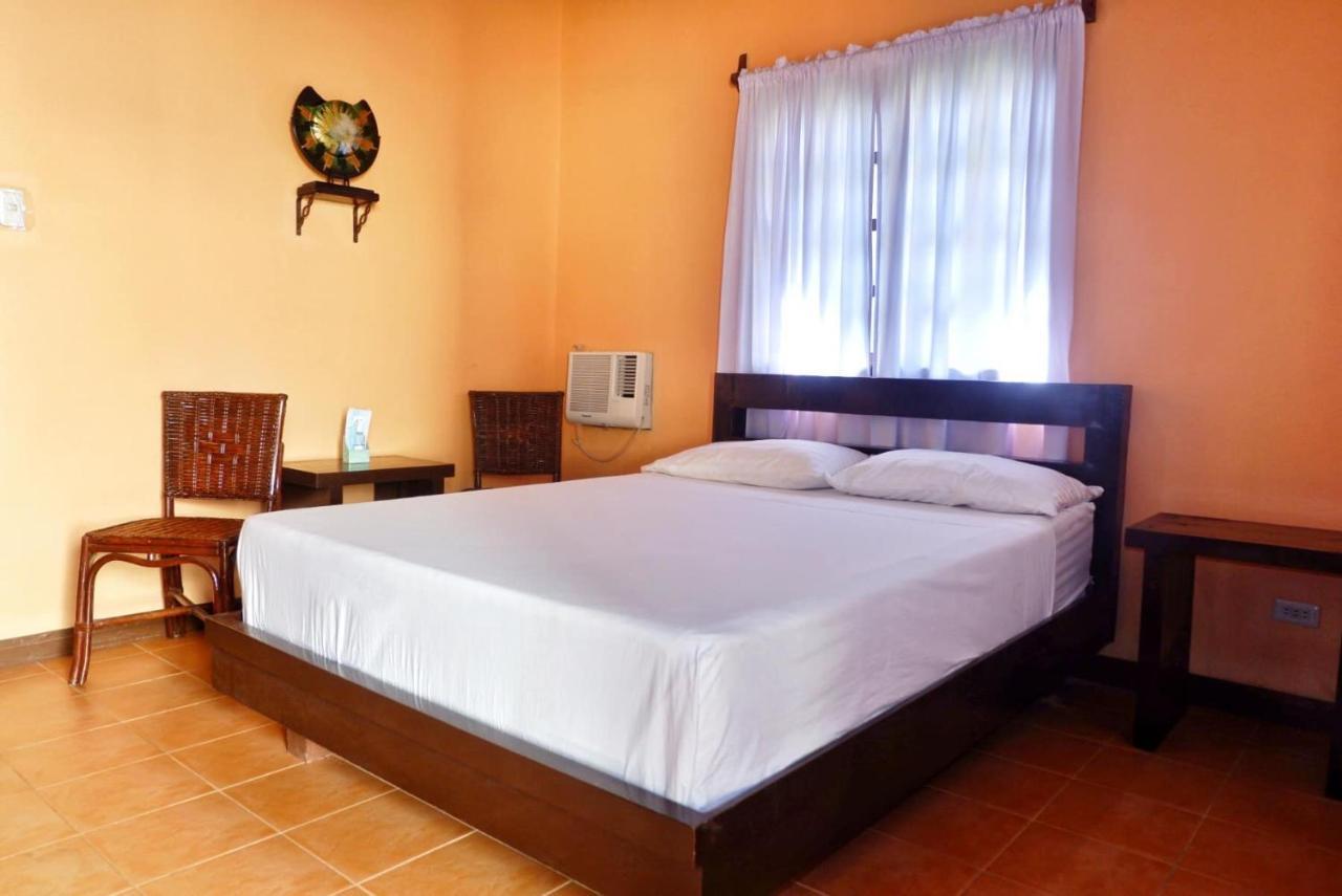 Puesta Del Sol Beach Bungalows And Restobar Mambajao Extérieur photo